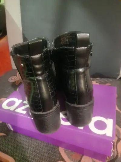 Botines de cuero negro con tacón bajo - miniatura 3