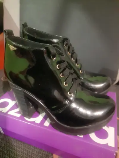 Botines de charol negro con taco alto - miniatura 2