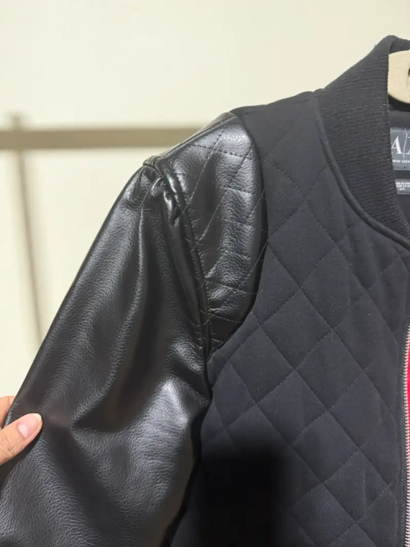 Chaqueta bomber negra Armani Exchange con mangas de cuero - 6
