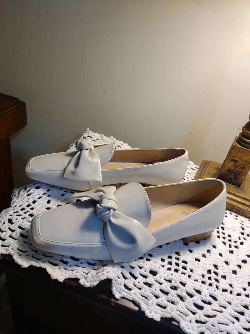 Zapatos planos blancos con lazo para mujer - 4