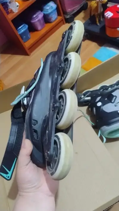Patines en línea para adultos color gris y verde - miniatura 3
