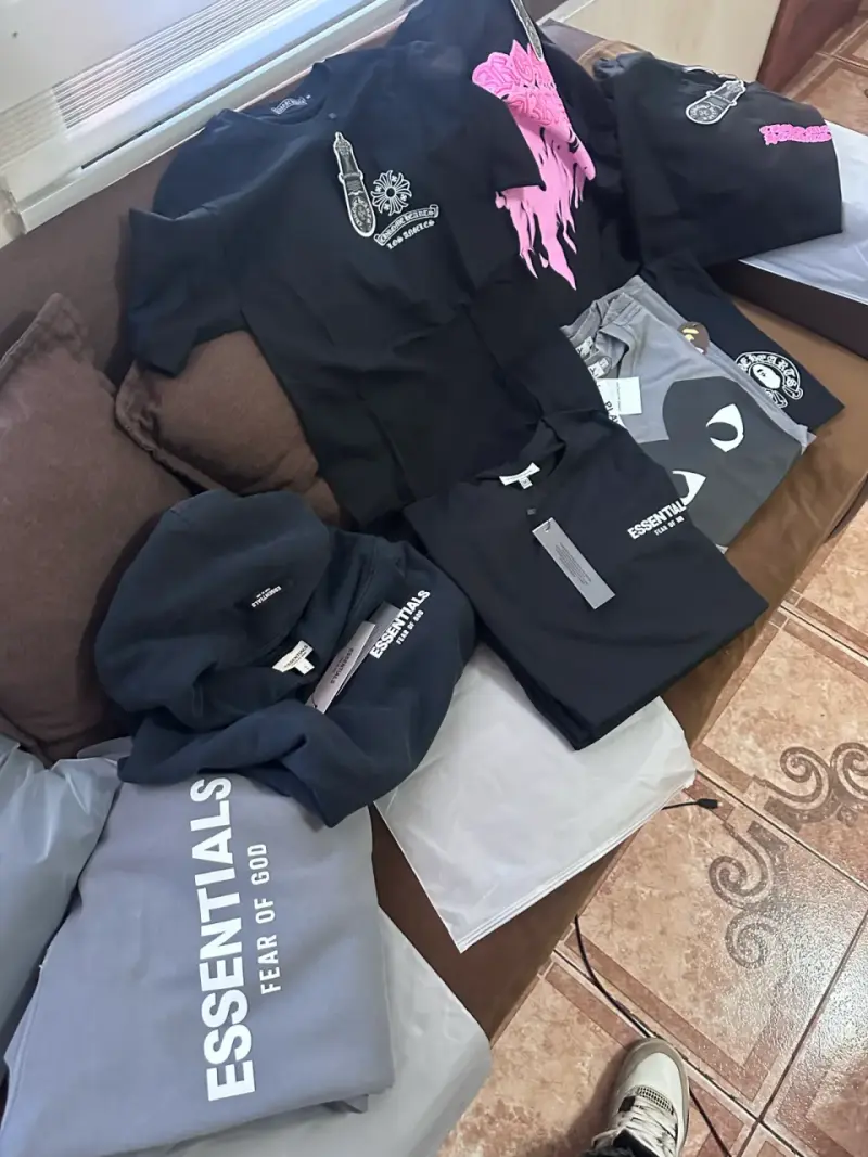 Poleras Essentials y Comme des Garçons de algodón - 1