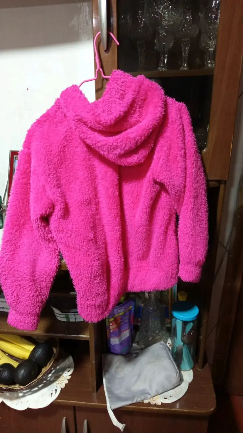 Chaqueta de felpa rosada con capucha para mujer - 2