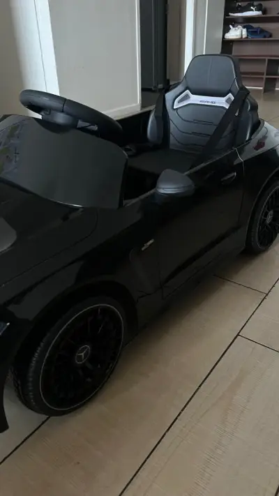Auto eléctrico para niños Mercedes AMG negro - miniatura 1