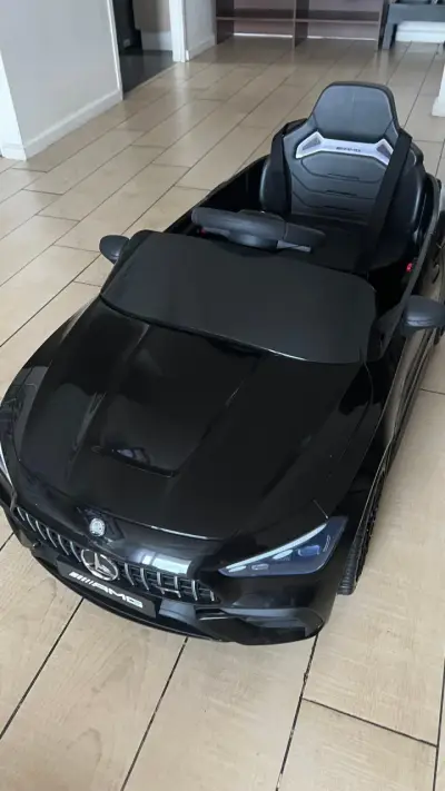 Auto eléctrico para niños Mercedes AMG negro - miniatura 2