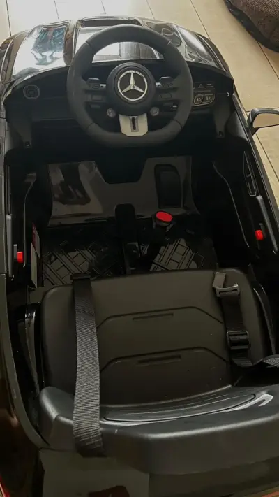 Auto eléctrico para niños Mercedes AMG negro - miniatura 3