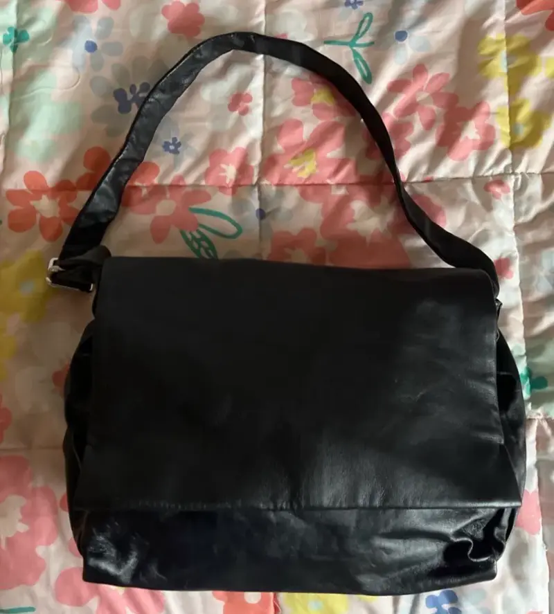 Bolso bandolera de cuero negro Zara - 1
