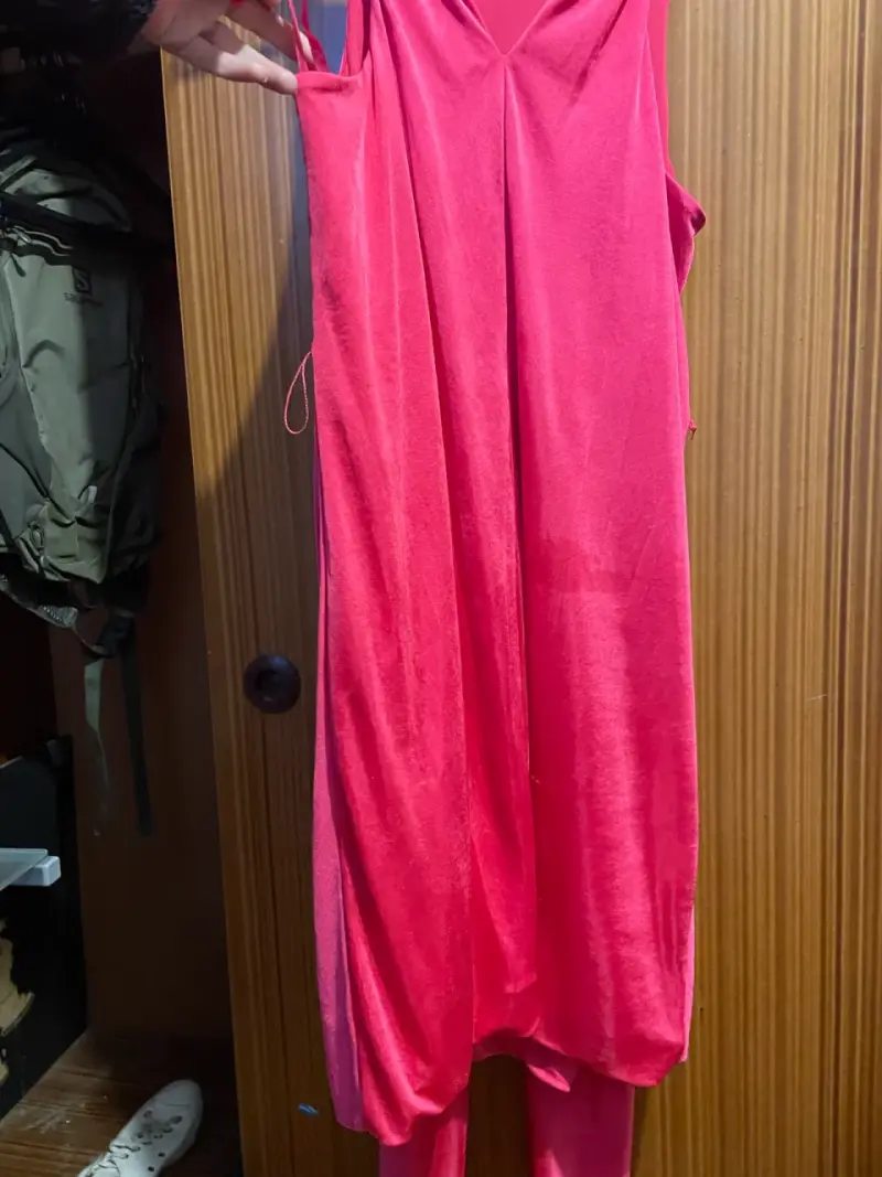Vestido rojo elegante con drapeado - 5