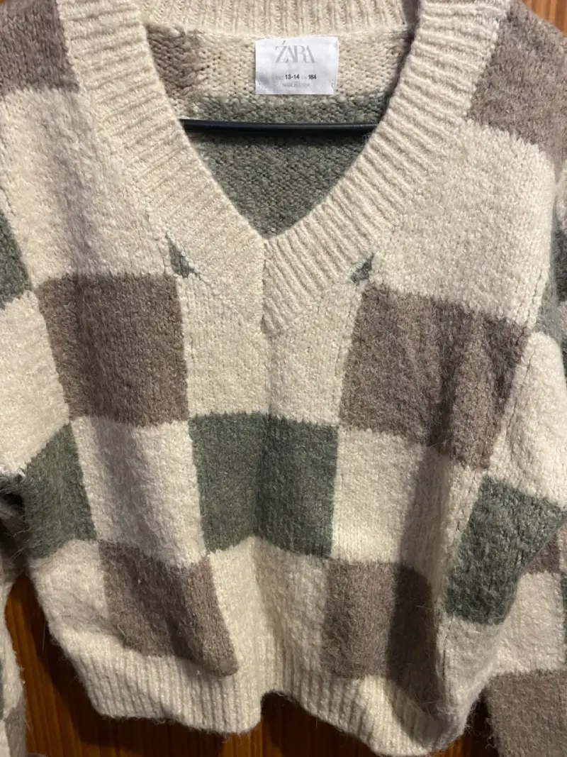 Suéter de cuadros Zara para adolescentes - 1