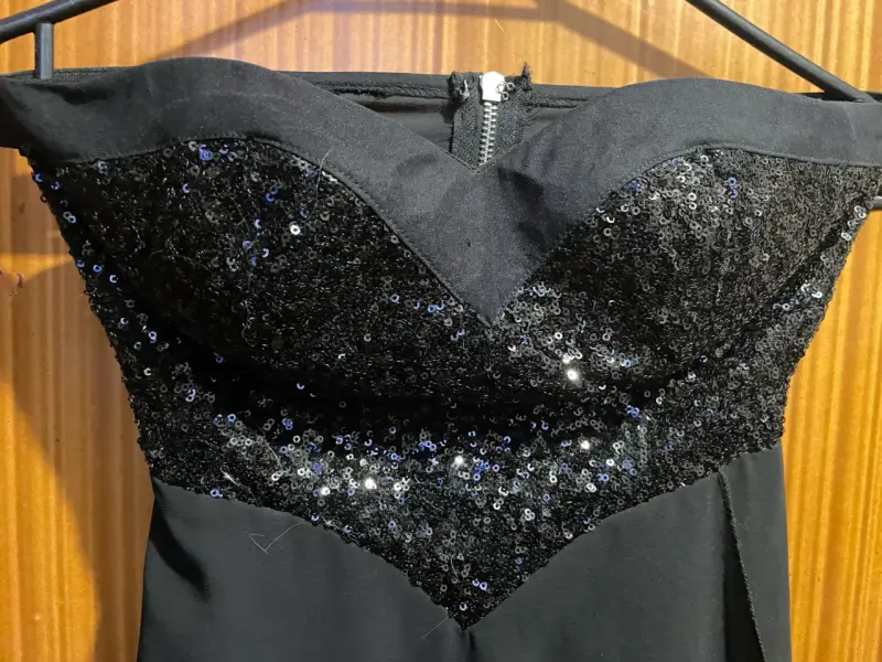 Vestido de noche negro con lentejuelas - 3