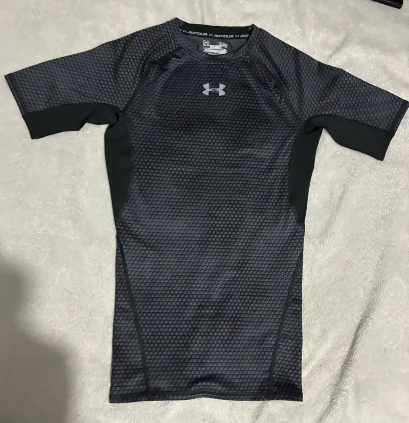 Polera compresión Under Armour - 1