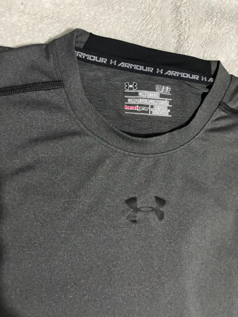 Polera compresión Under Armour - 1
