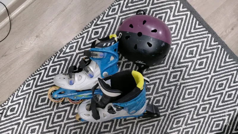 Patines en línea + casco protector