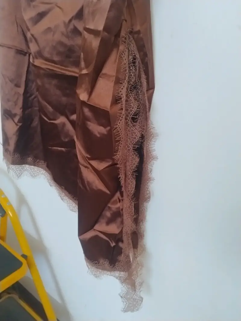 Camisón de satén marrón con encaje 3 XL - 4