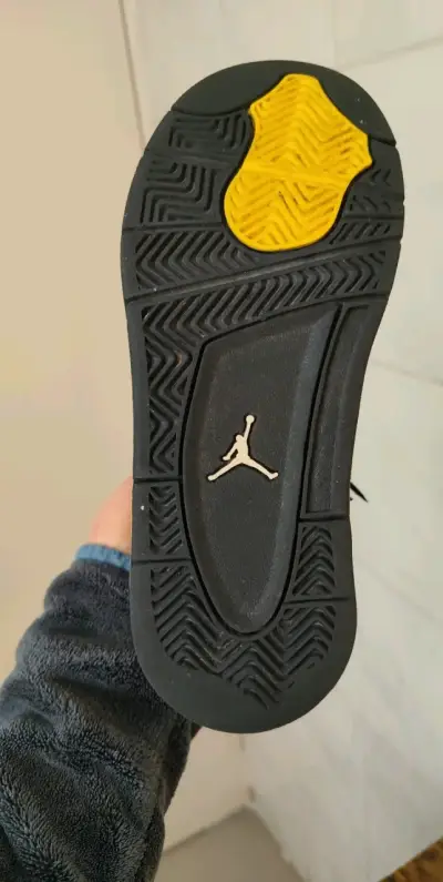 Zapatillas deportivas negras y amarillas para hombre - miniatura 4