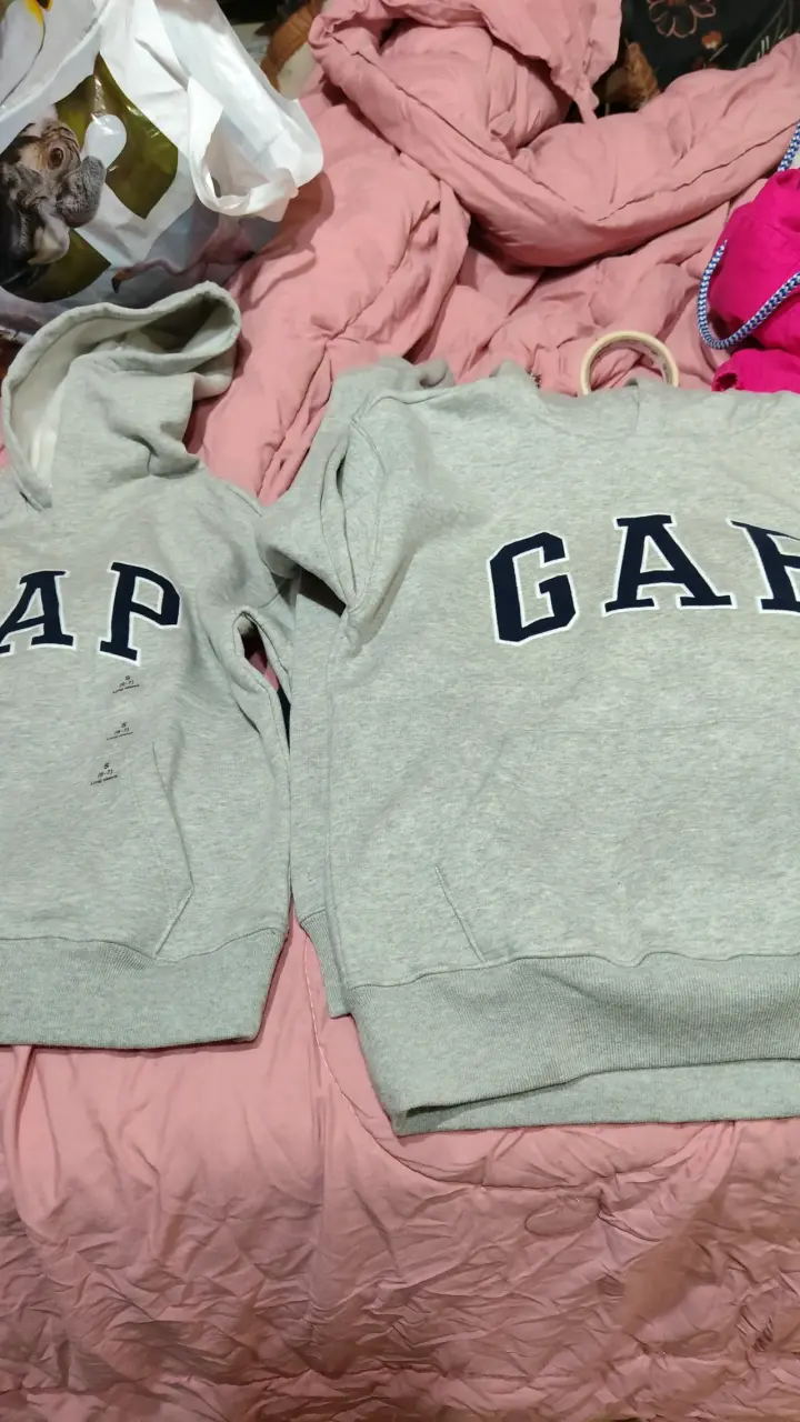 Polerón GAP Kids gris con capucha para niño - 1