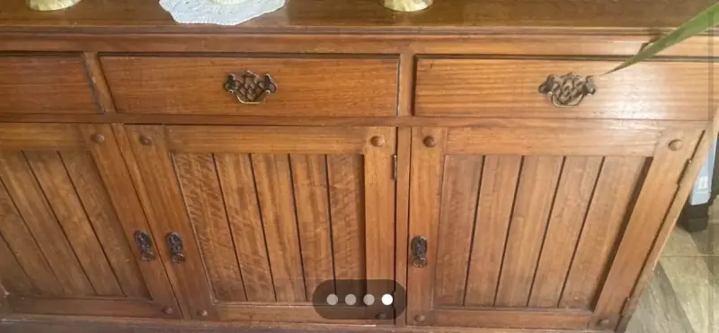 Mueble de madera con estantes y cajones - 2