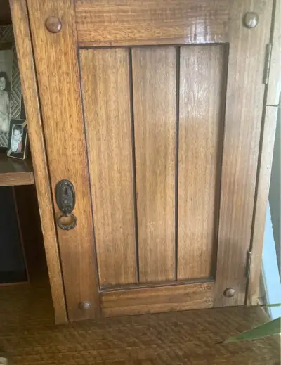Mueble de madera con estantes y cajones - miniatura 4