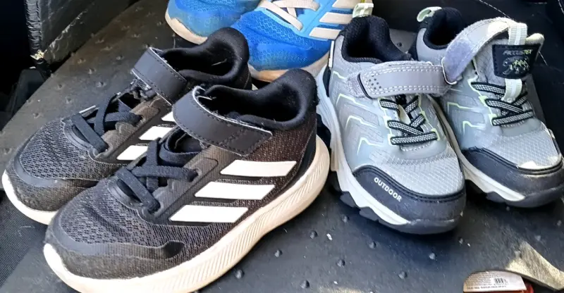 Zapatillas deportivas para niños Adidas y Outdoor - 1