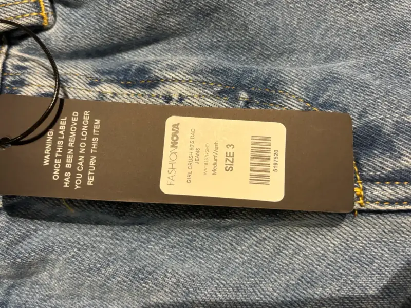 Jeans de mezclilla rasgados Fashion Nova - 5