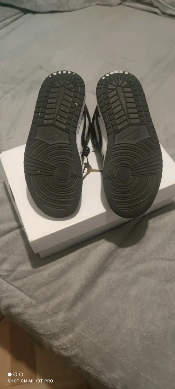 Zapatillas deportivas Nike Air Jordan blancas y negras - 5