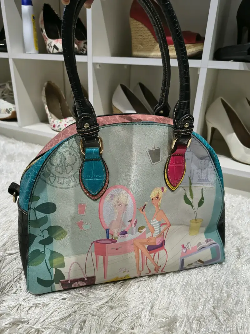 Original Bohembag diseño ilustrado y tachuelas. - 2