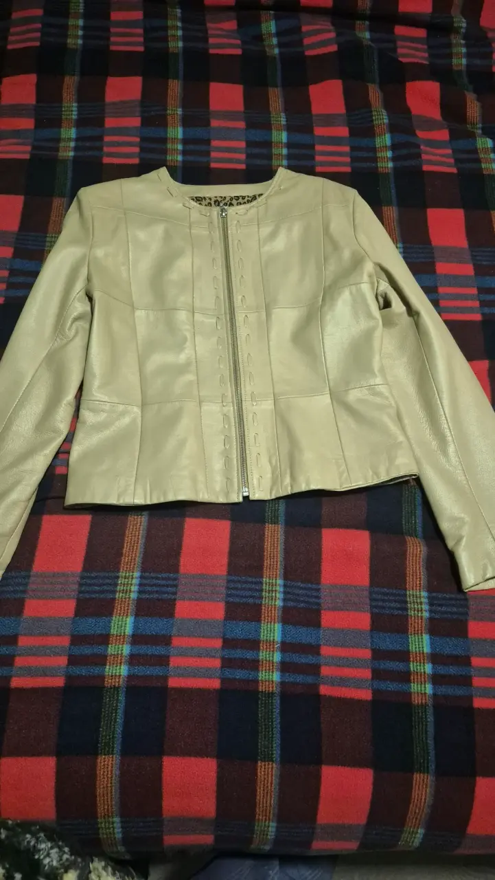 Chaqueta de cuero beige para mujer - 2
