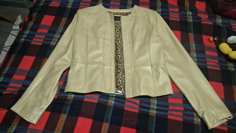 Chaqueta de cuero beige para mujer - 4