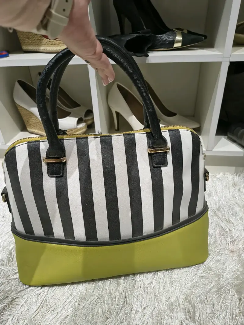 Cartera marca IO - 2