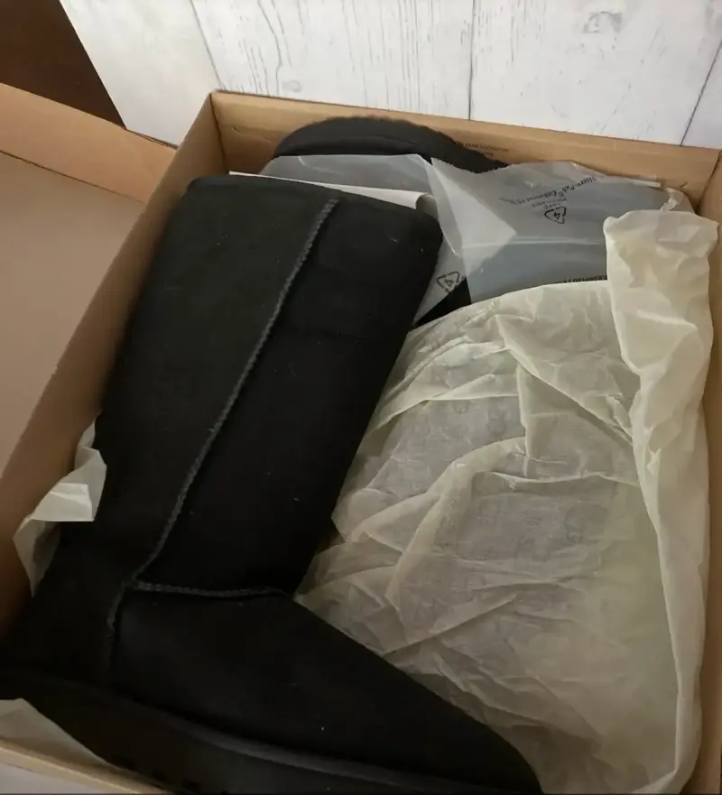 Botas negras de invierno UGG para mujer - 2