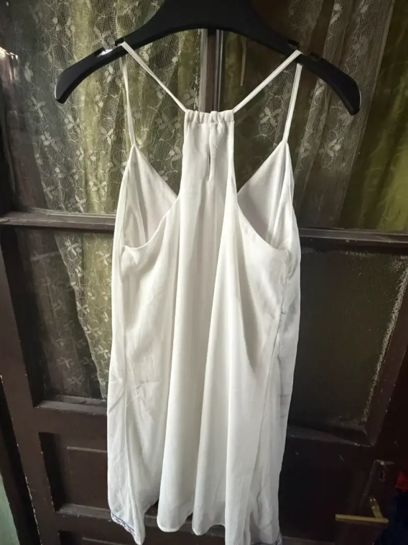 Vestido blanco con bordado colorido bohemio - 2