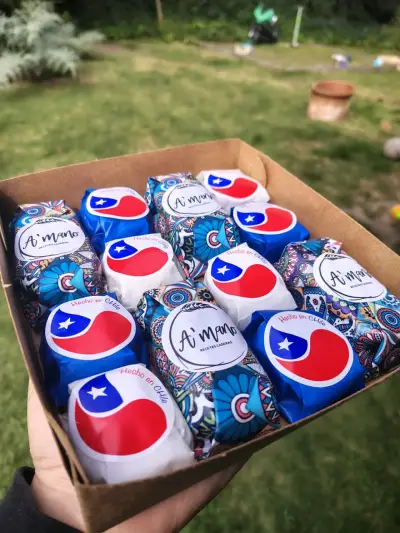 Caja de Regalo Chilena con alfajores - miniatura 2
