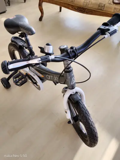 Bicicleta infantil Antule con rueditas de apoyo - miniatura 1