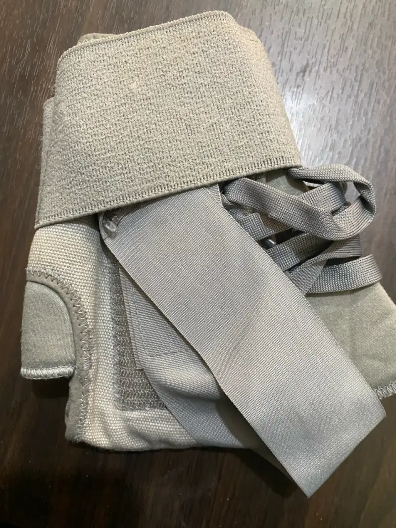 Tobillera ortopédica ajustable gris - 3