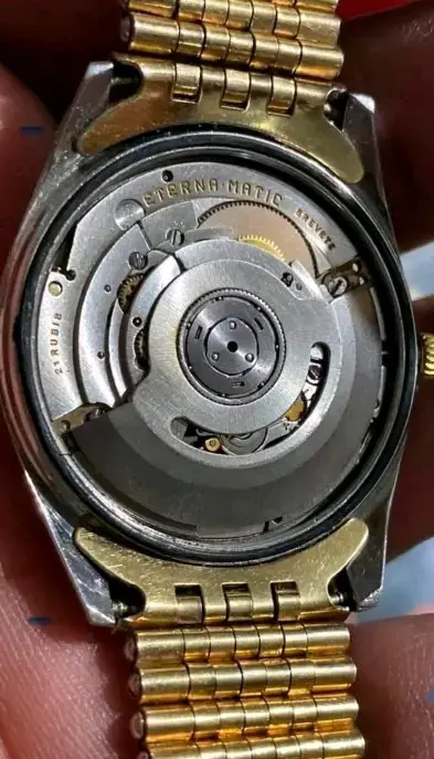 Reloj automático dorado con calendario - 2