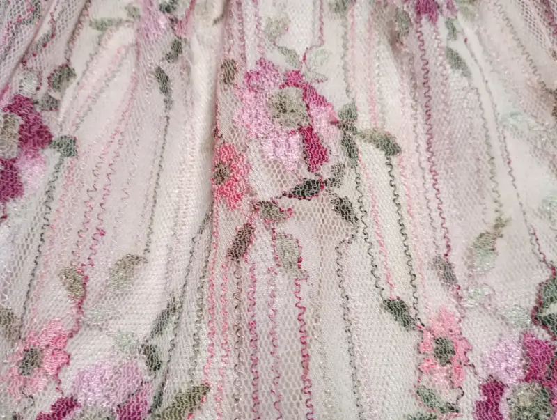 Falda o top de encaje floral rosa con volantes - 3