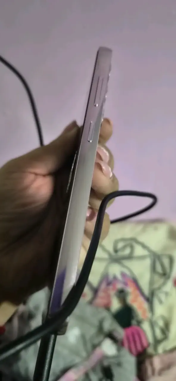 Smartphone Samsung s23  semi nuevo - 3