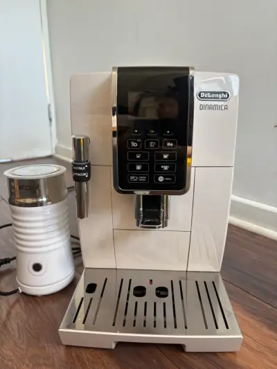 Cafetera  DeLonghi Dinamica con espumador - miniatura 1