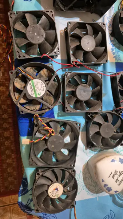 Lote de ventiladores de enfriamiento para PC - miniatura 1