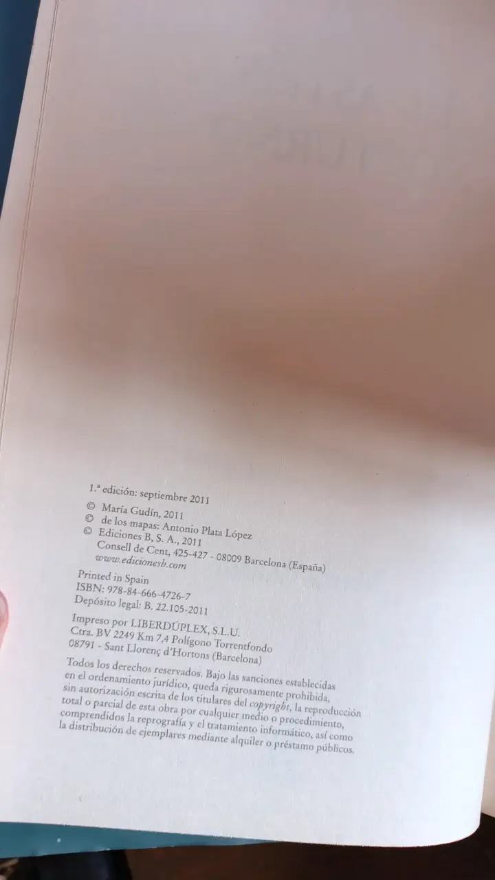 Libro El Astro Nocturno de María Gudín - 3