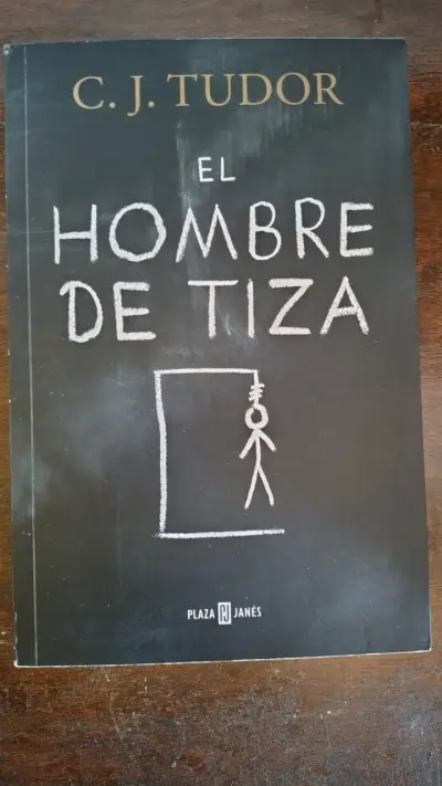 Libro El Hombre de Tiza de C.J. Tudor - miniatura 1
