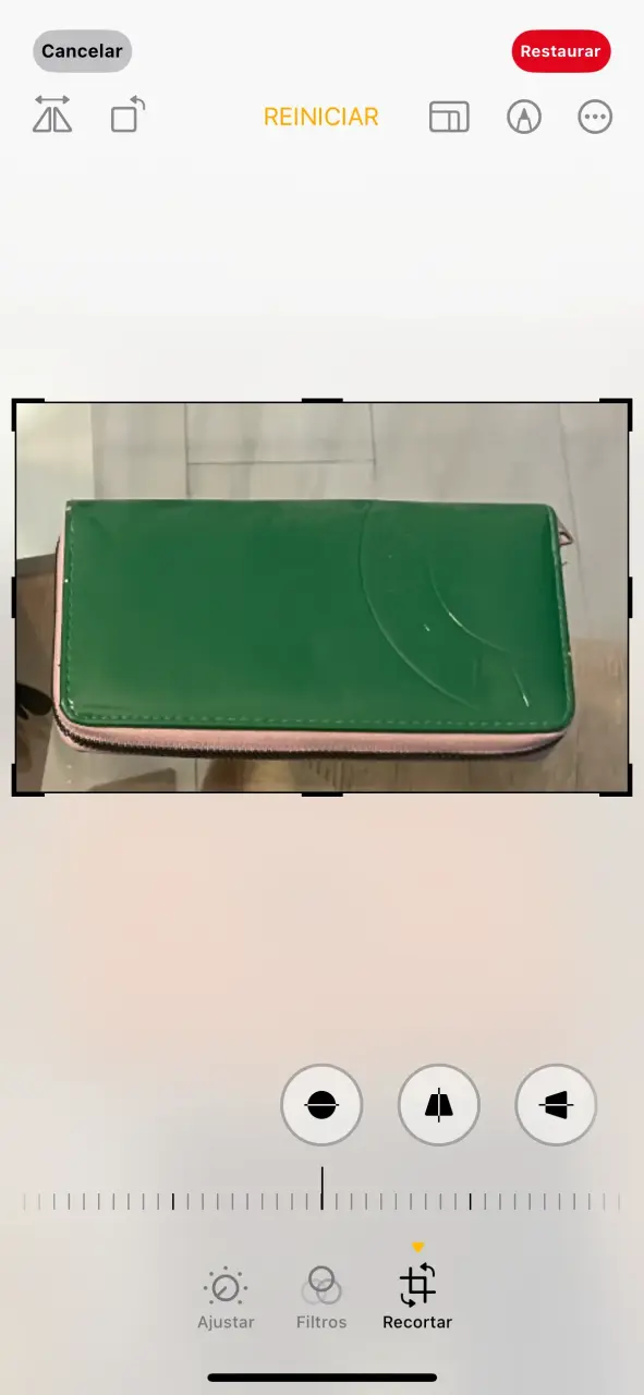 Billetera verde de cuero con cierre