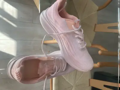 Zapatillas deportivas rosadas para mujer - miniatura 1