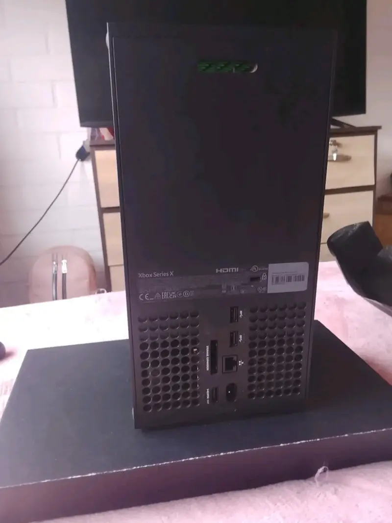 Consola Xbox Series X Reacondicionada 1TB - 4