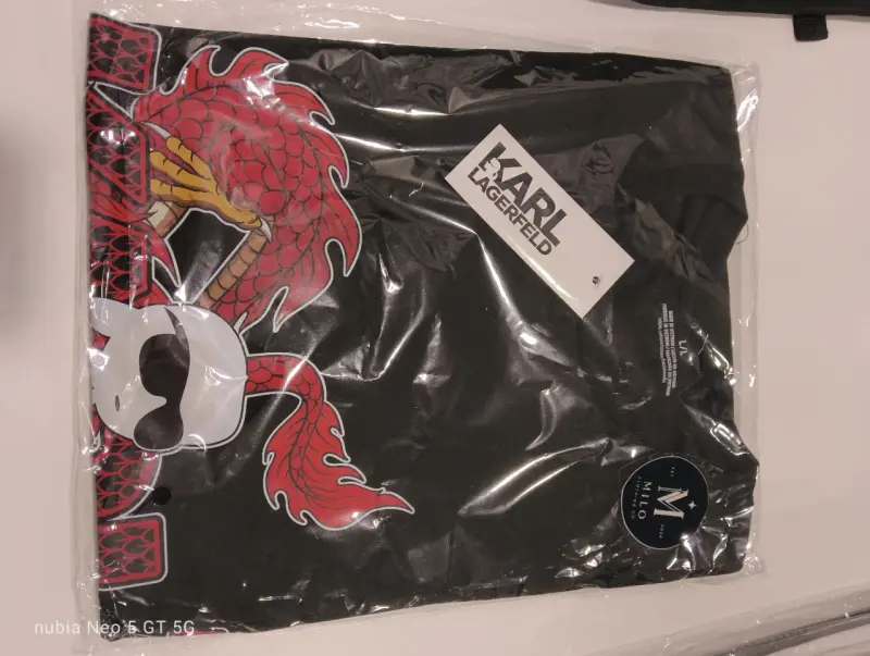 Poleras de marca, doble etiquetado. - 3