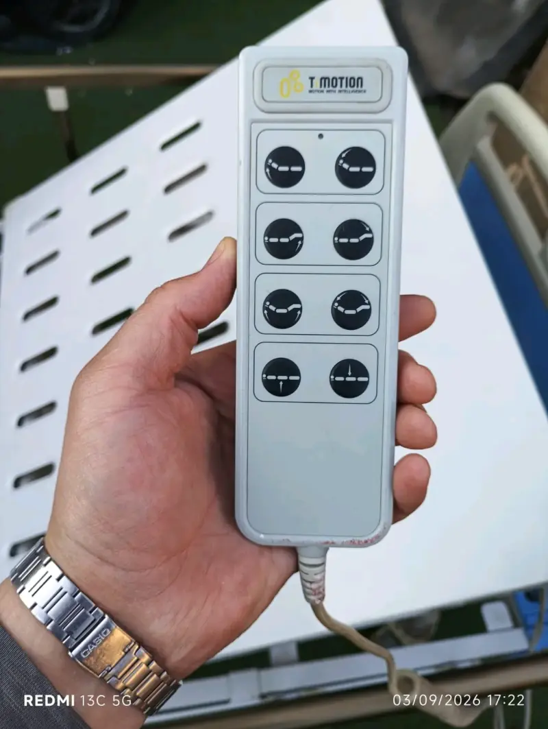 Cama clínica ajustable con control remoto - 4