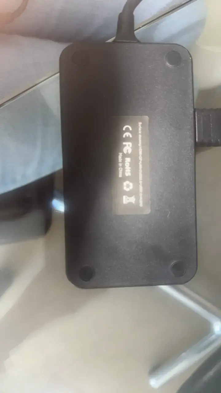 Hub USB-C ICZI con múltiples puertos - 5