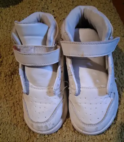 Zapatillas rojas de lona para niñas - miniatura 2