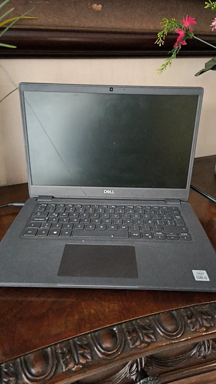 Laptop Dell Intel Core i5 en buen estado - 1