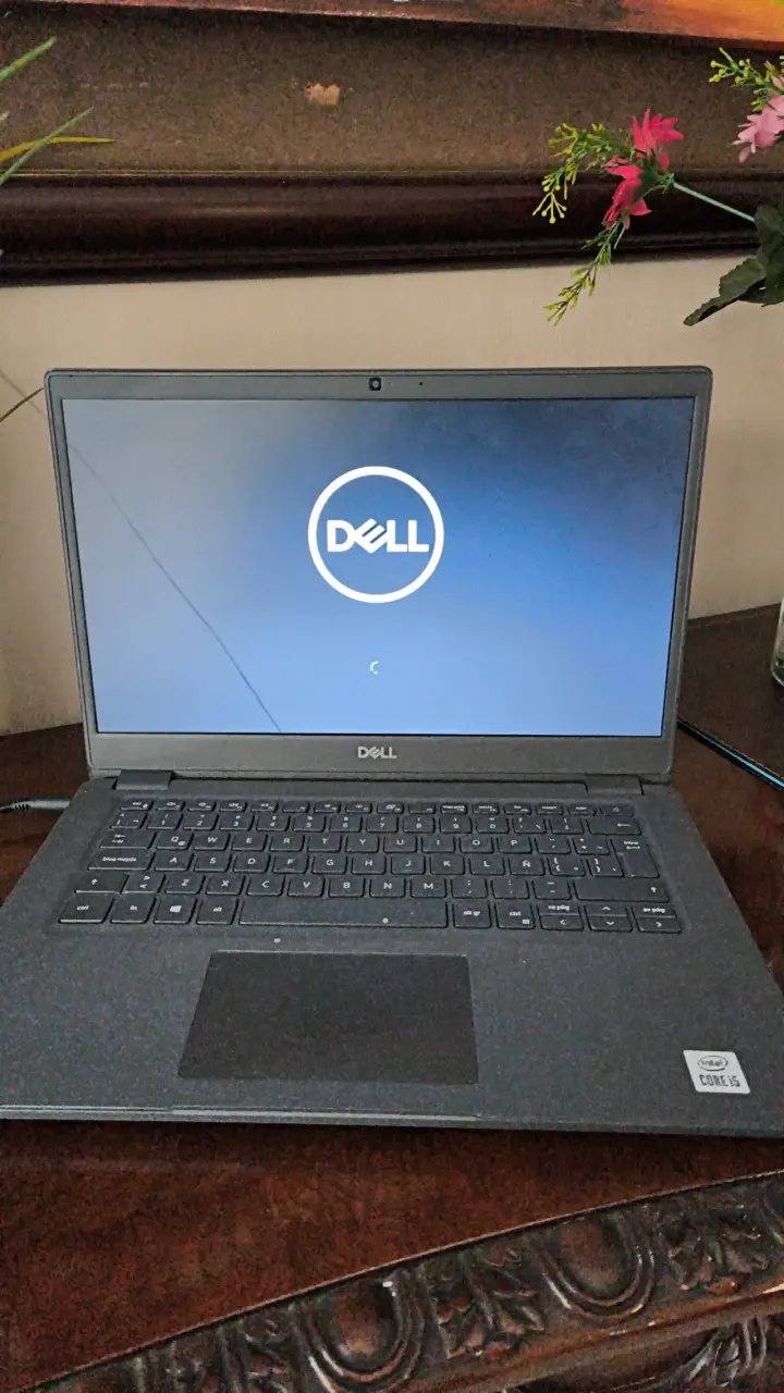 Laptop Dell Intel Core i5 en buen estado - 2